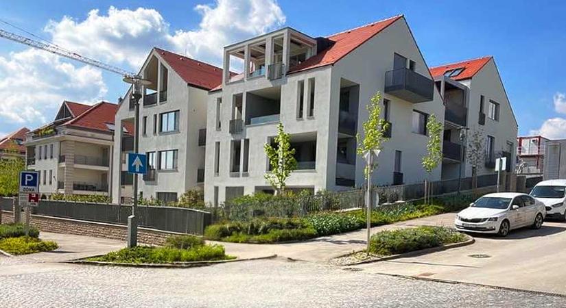 “Szabadrablás mesterfokon Fidesz módra” – Az EU szerint is csalás, hogy kutatóközpont helyett 815 millióból társasház épült, kérik vissza a pénzt