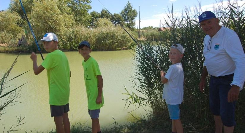 A természet és a barátság kap főszerepet a második kunszállási horgásztáborban – galériával
