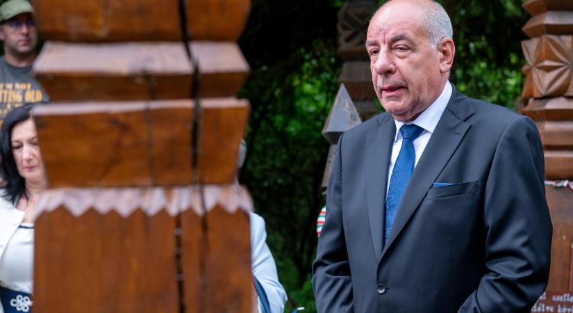 Sulyok Tamás 73 millió forinttal támogatott különféle szervezeteket az idén