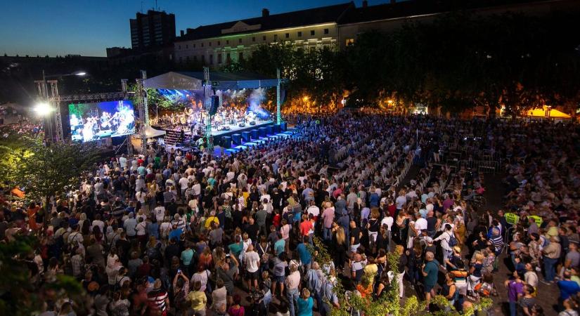 Csillogás éjszakája az Ormos Imre Parkban a Szolnoki Szimfonikusokkal