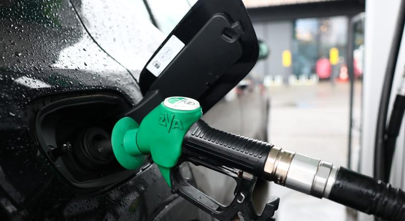 Újabb árcsökkenés jöhet a hazai benzinkutakon