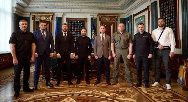 Zelenszkij a keddi tüntetéshullám után összehívta a rendvédelmi és korrupcióellenes szervek vezetőit