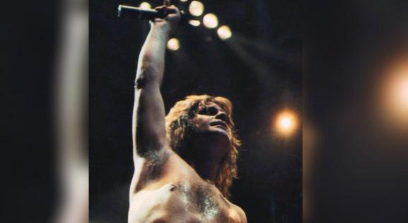 Meghalt Ozzy Osbourne, a Black Sabbath alapító-énekese, aki könyvekben is feltárta zűrös életét