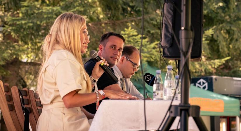 Döbbenetes számok: Brüsszelt behálózták az NGO-k, a mi pénzünkből pótolnák a kieső USAID-forrásokat