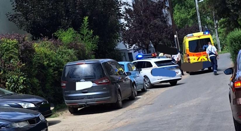 Hatalmasat bukott a nagy teljesítményű rollerrel Nyíregyházán, súlyos koponyasérülést szenvedett