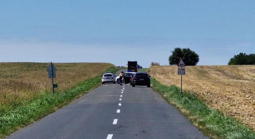 Teljes útzár: motoros vesztette életét egy tragikus balesetben (helyszíni fotók)