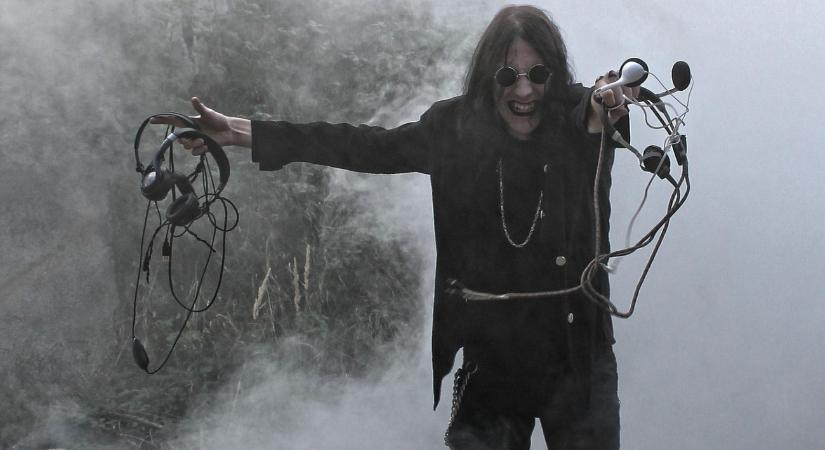A Tusványoson megszakadt a program: tisztelgés Ozzy Osbourne előtt