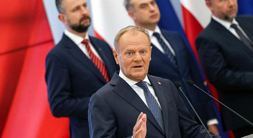 Politikai vérfürdő Lengyelországban: minisztereket váltanak le, minisztériumokat szüntetnek meg