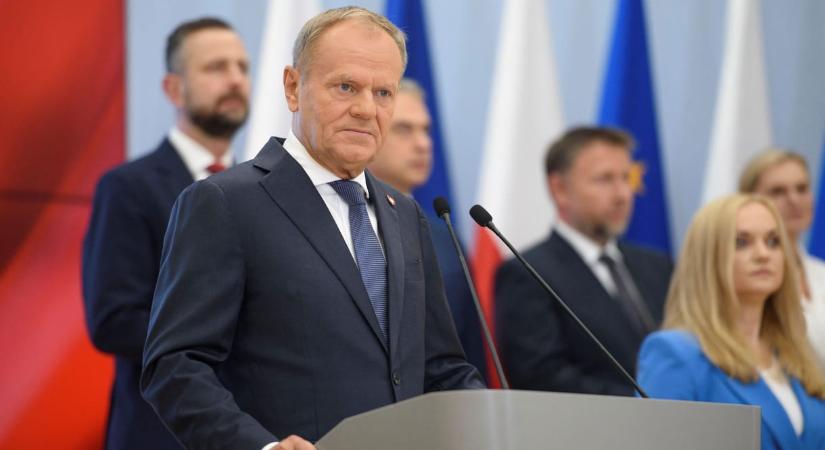 Donald Tusk átalakította kormányát, ez lehet az utolsó esélye