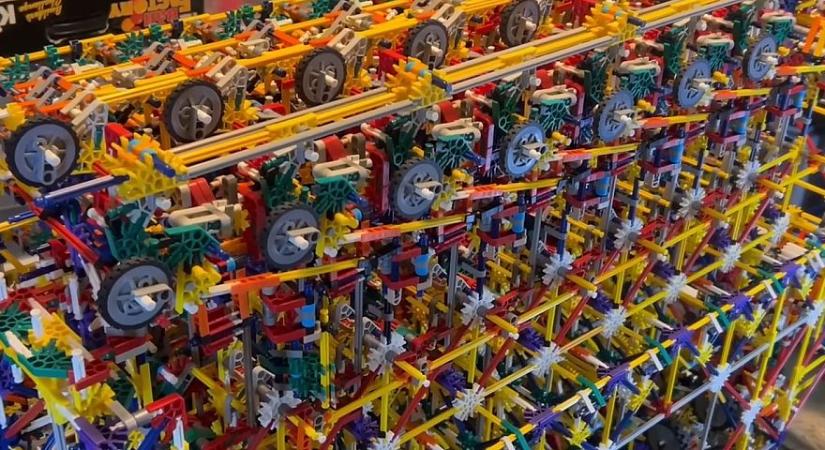 8 bites, teljesen mechanikus számítógépet csinált gyerekeknek szánt építőkészletből egy youtuber