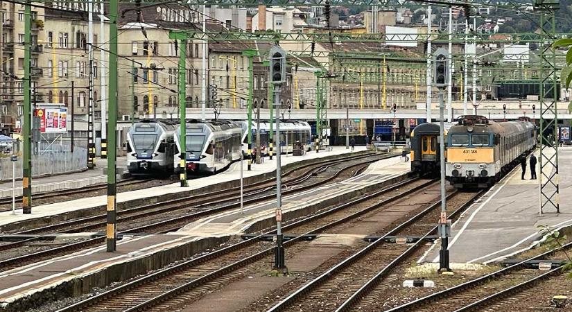 MÁV: most a Déli pályaudvaron állt le a biztosítórendszer, kimaradó járatok és késések a győri és a fehérvári vonalon