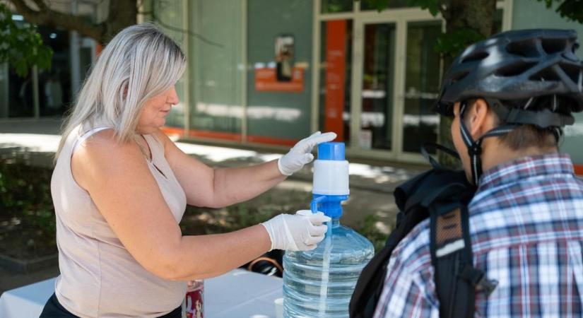 Csütörtök hajnaltól a legmagasabb fokozatú hőségriasztás lép életbe az ország egész területén