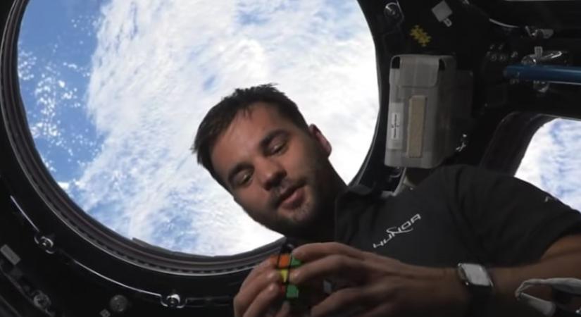 Kapu Tibor olyat csinált a Rubik-kockával az űrben, amit még egyetlen magyar se