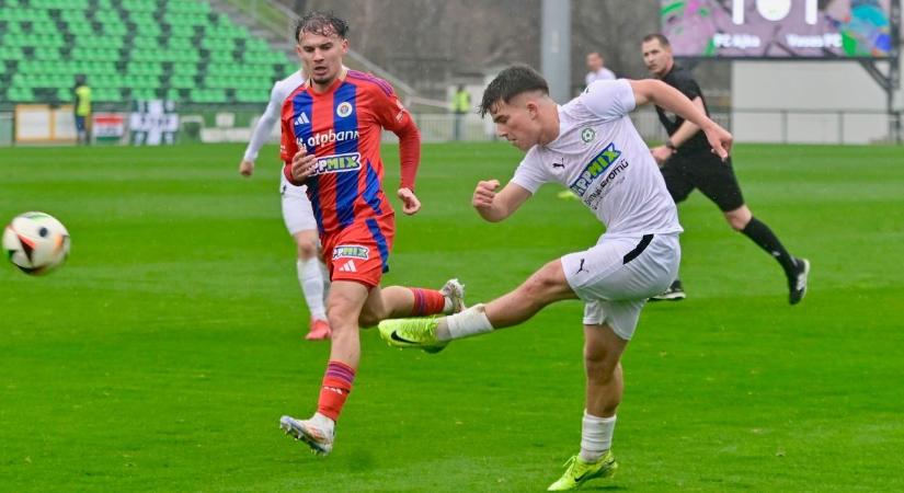 Legértékesebb játékosát megtartotta a fél keretet kicserélő FC Ajka