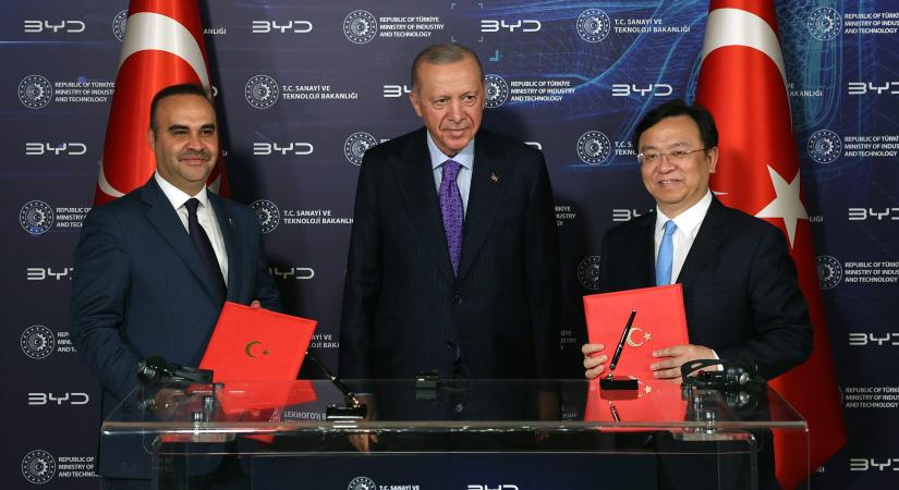 A törökök sem elégedettek a BYD tempójával, de ez még nem cáfolja a szegedi csúszást
