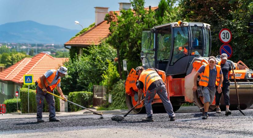 Forgalomváltozás és aszfaltozás Sepsiszentgyörgyön – 15 kereszteződést modernizálnak