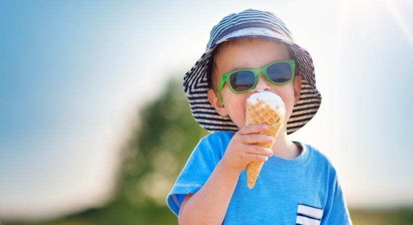 Hőguta tünetei gyerekeknél – mikor gyanakodjunk, és mit tegyünk?