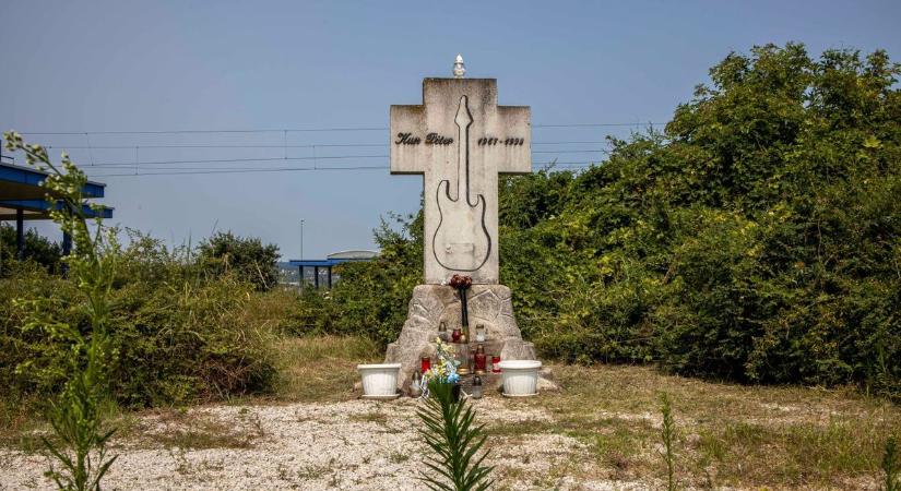 Tragikus baleset ragadta el az Edda gitárosát – most örökre hazatér az emléke