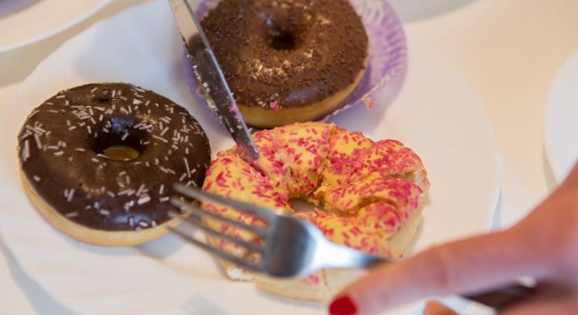 Most már egyértelmű: elhízást okoz, ha ilyen ételeket eszik