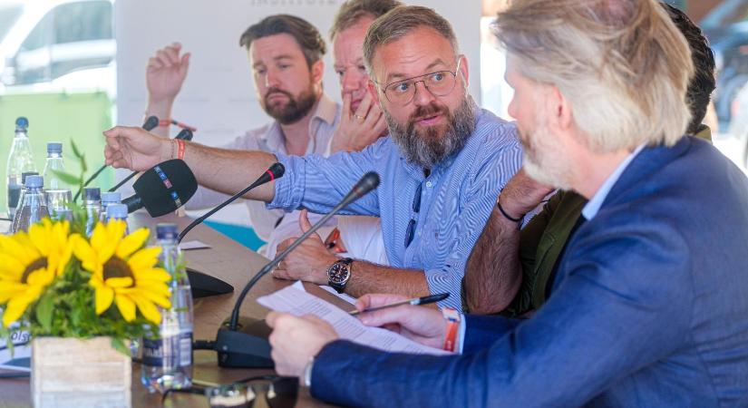 Orbán Balázs: Egy dolgot kérek, ne imitáljuk egymás megölését a színpadon