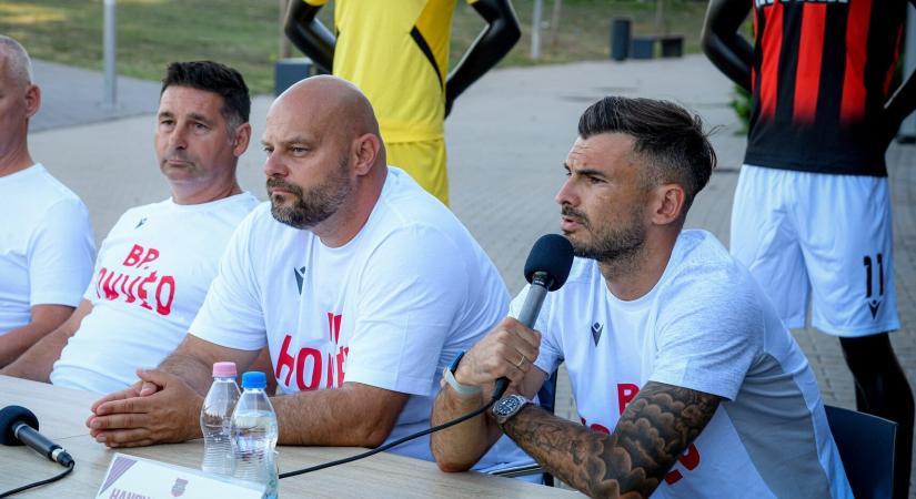 Honvéd: Feczkó ezt várja a 20-szoros válogatott támadótól, a balhátvéd odaszúrt a Vidinek