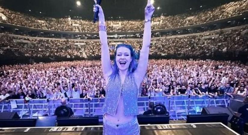 Regán Lili elsírta magát a Jennifer Lopez koncert előtti fellépésén