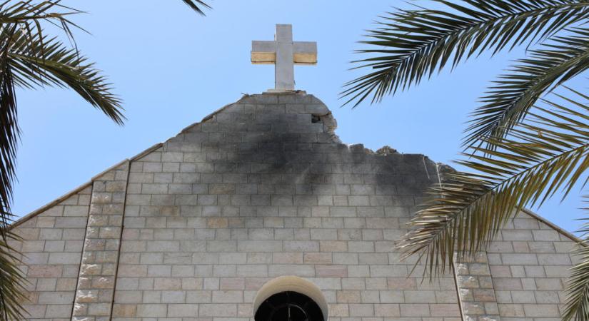 Nem célzott, hanem eltévedt lövedék találta el a gázai katolikus templomot