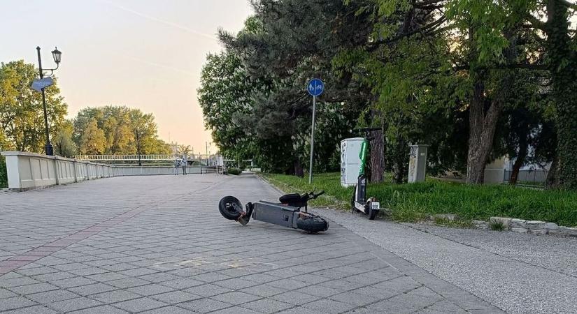 Szörnyű részleteket mutattak meg az új fotók arról, hogyan történtek az órási szolnoki rollerbalesetek