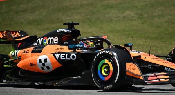 „Nekem sem tökéletes az autó, de…” – Piastri a McLarenről