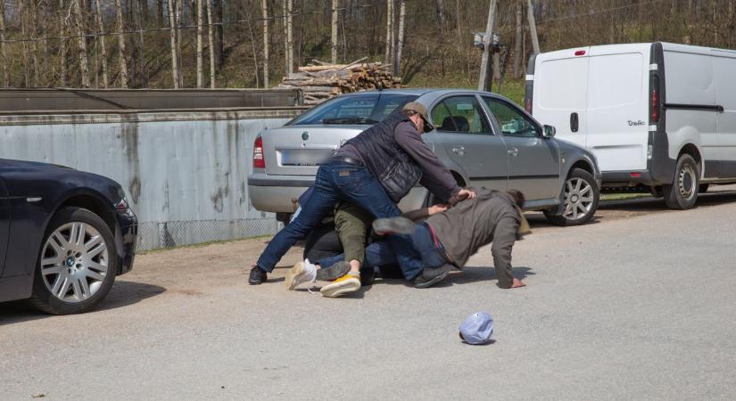 Elsodorta a gyereket a motoros, a szülők rátámadtak a baleset után