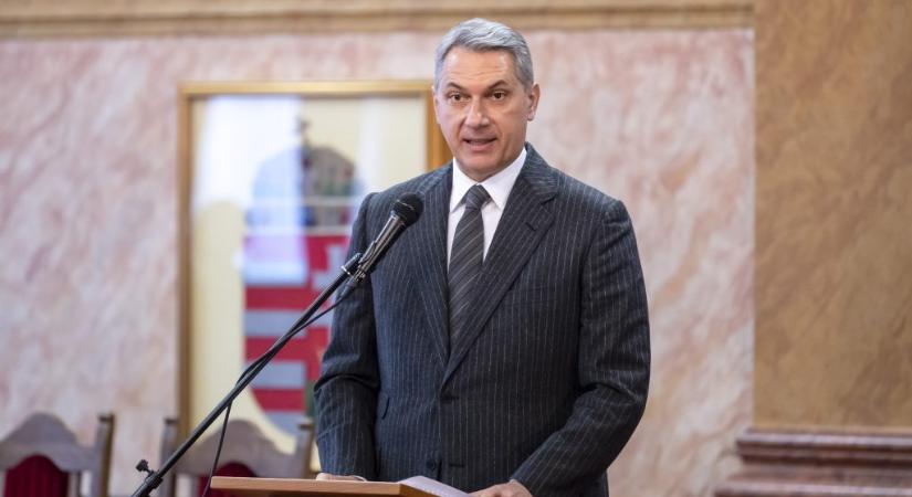 Igazságügyi árszakértővel vizsgálja meg Lázár minisztériuma a Mészáros Lőrinc-féle vasúti informatikai beruházás szerződéseit