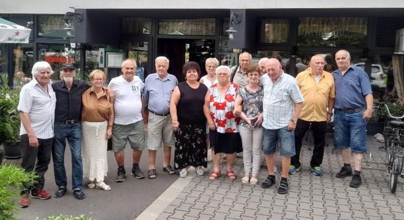 Csodálatos éveket töltöttek együtt az osztálytársak, 60 esztendő után újra összejöttek