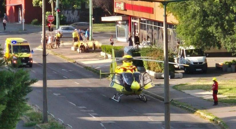 Súlyos baleset csütörtök reggel – mentőhelikopter is érkezett (helyszíni fotó)