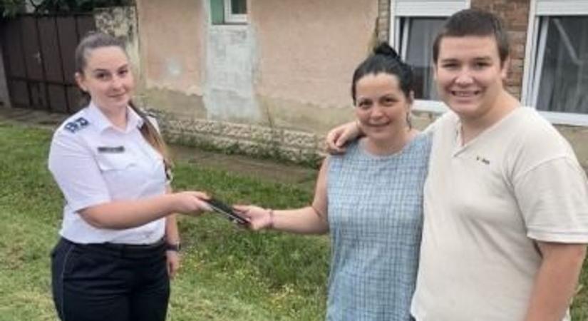 Elkérte a faddi lány a mobilt, majd nem adta vissza – ez bizony sikkasztás