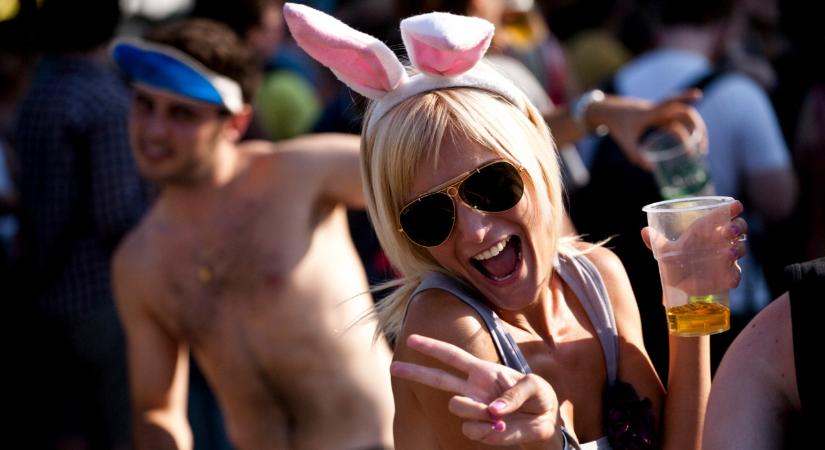 Hivatalos: kitiltották a Kneecapet Magyarországról, nem lesz Sziget-koncert