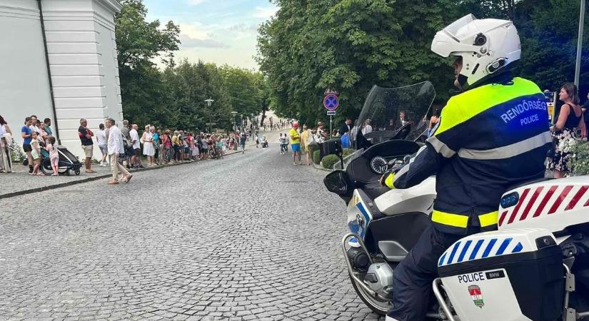 Teljes útlezárások az Anna-bál idején