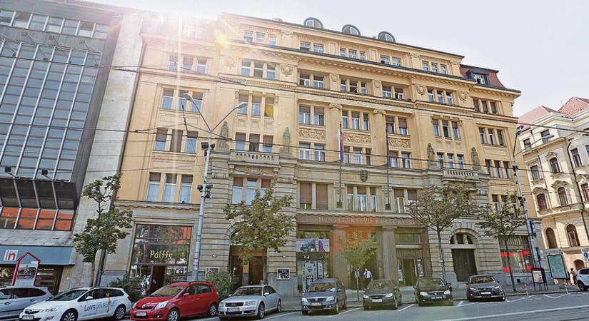 Két ember közül választhat igazgatót a Kultminor élére a pályázati bizottság, ismerjük a jelentkezőket