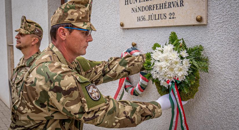 A nándorfehérvári diadalra emlékeztek a vásárhelyi laktanya Hunyadi-kápolnájánál