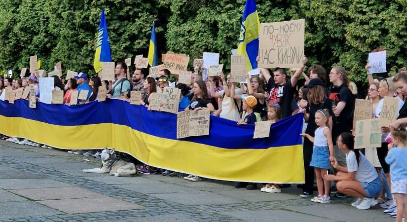 Tüntetés zajlott Ungváron a Zelenszkij által aláírt 12414-es törvény ellen