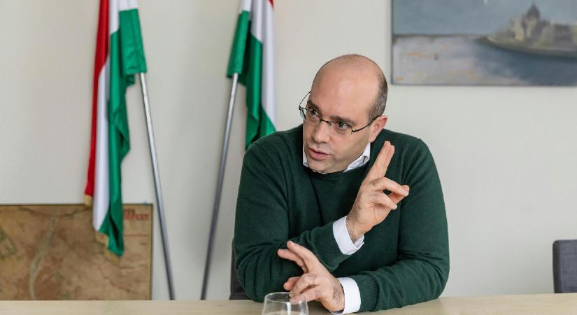 Nézőpont: profitorientáltan alakították át a kormányhoz közeli közvélemény-kutatót