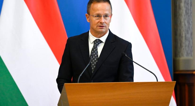Szijjártó Péter francia nagyvállalatok vezetőivel egyeztetett Párizsban