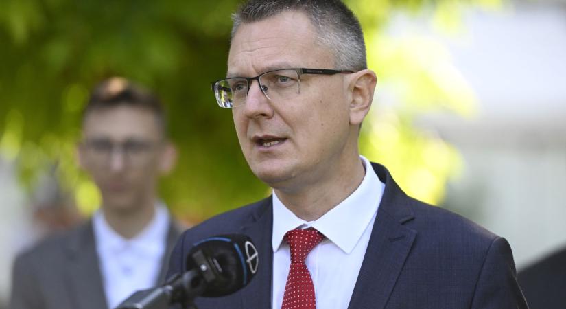 Magyar Péter politikai durrdefektjéről számolt be Rétvári Bence