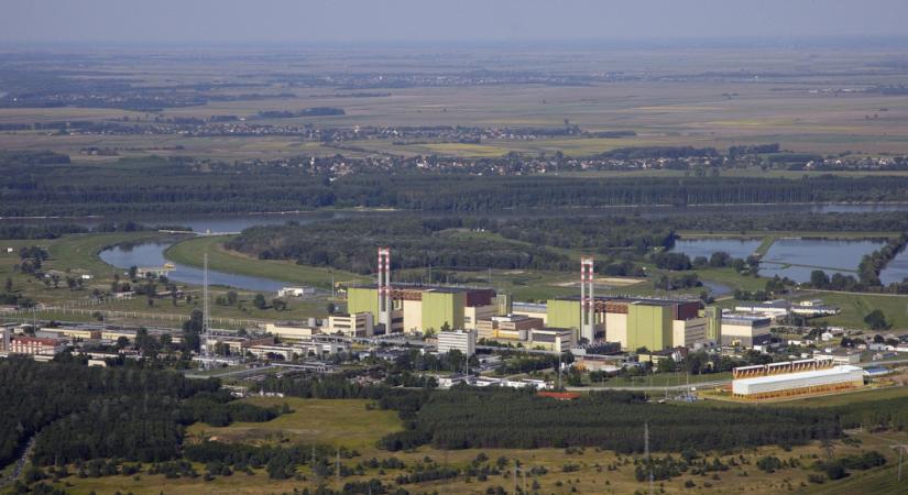Nem volt természetvédelmi szakértő abban a kormányzati testületben, ami javasolta, hogy a paksi atomerőmű 32 Celsius-fokra melegíthesse a Dunát