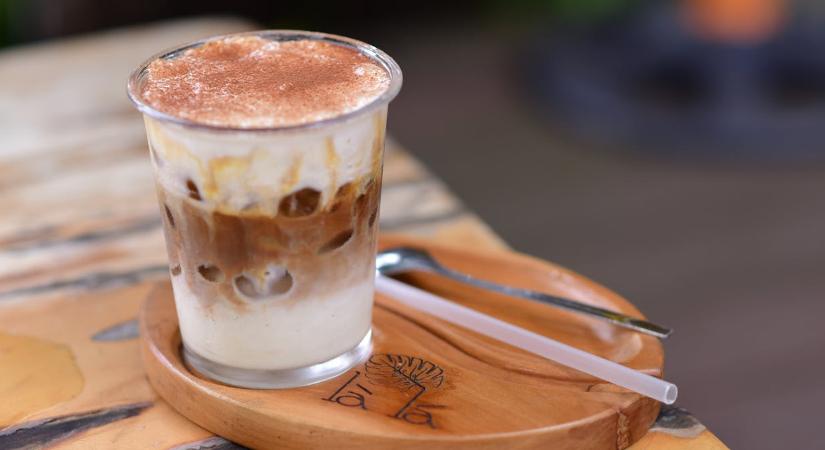 Isteni jeges kávé otthon: egyszerű és olcsó recept