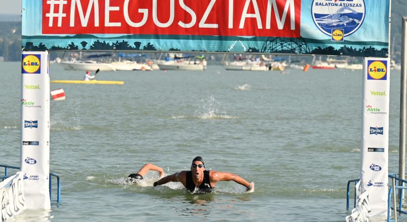 Megszólaltak a szervezők: ezért halasztják el a szombati Balaton-átúszást – már megvan az új időpont is