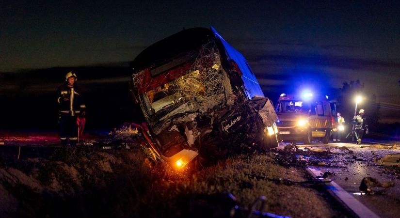 Tragédia történt: frontálisan ütközött a Győr és Székesfehérvár között közlekedő távolsági busz