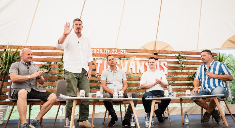 Kocsis Máté: A Mocskos Fidesz skandálásokat valójában nem a fiatalok kezdik, hanem a zenészek, mert lefizették őket