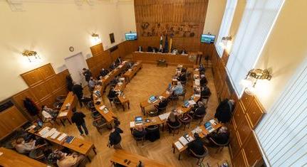 Rendkívüli közgyűlés: hitelfelvételről és likviditási alapról határozott a város