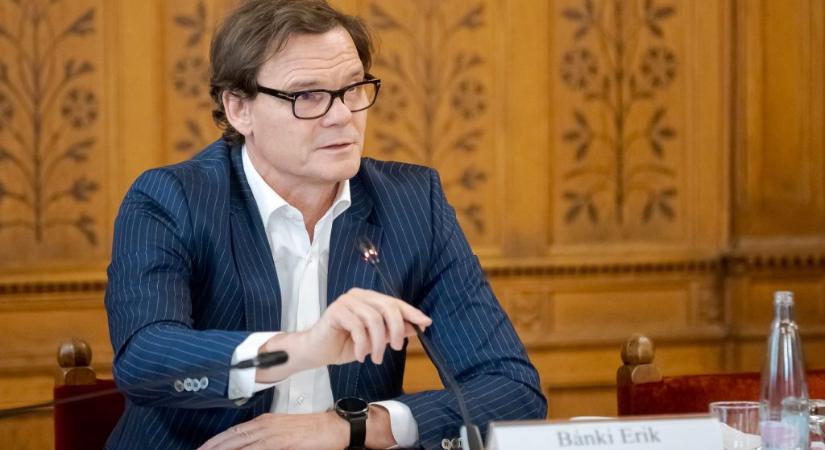 Bánki Erik Tusványoson elárulta, miért maradt el a repülőrajt