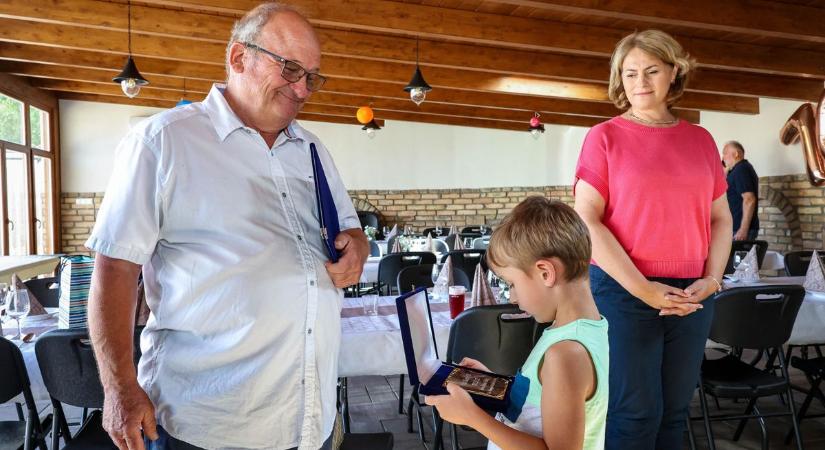 800 meccs, 70 év, egy élet a kézilabdáért – Tóth Károlyt ünnepelték (GALÉRIA  VIDEÓ)